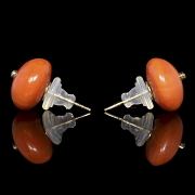 Pendientes de oro amarillo con coral y diamantes