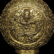 Jarrón de bronce dorado