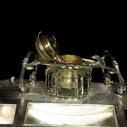 Completo juego de escribanía en metal plateado, pps. s.XX