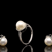 Conjunto en oro blanco de 18K, perlas y diamantes