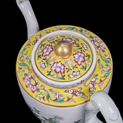 Tetera de porcelana 