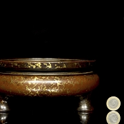Extraordinario incensario de bronce con salpicaduras de oro, dinastía Ming