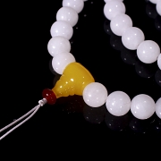 Collar mala de ciento ocho cuentas de jade blanco, dinastía Qing