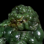 Pareja de figuras de jade verde espinaca 