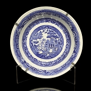 Porcelain dish with blue and white decorations, 20th century