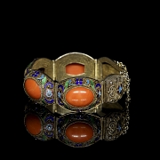 Pulsera de plata dorada con coral y esmaltes, dinastía Qing
