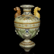 胡安·鲁伊斯·德·卢纳（1863–1945）狮首双耳瓶，20世纪早期