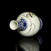 Porcelain vase ‘Birds on a Branch’ with Qianlong seal