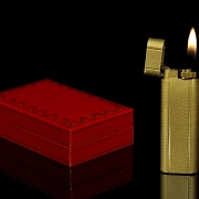 Lighter ‘Cartier, Les Must’, 18k gold-plated