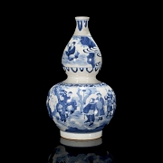 Glazed porcelain hulu vase, ‘Scenes’, marked Chongzhen