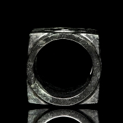 Green jade carving “Cong,” Shang dynasty