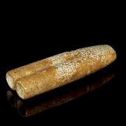 Pequeña flauta de jade tallado, cultura Hongshan