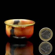 Pequeña taza de ágata y borde dorado, dinastía Liao