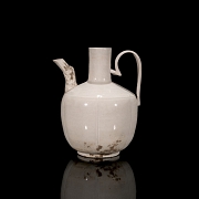 Ceramic jug with cream glaze, Ding kiln