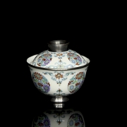 Taza con tapa de porcelana 