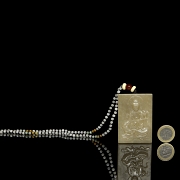 Colgante con placa de jade 