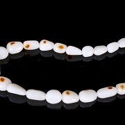 Conjunto de collar y pulsera de cuentas de jade blanco de Hetian, s.XX