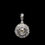 Colgante en oro blanco de 18 kt y diamantes