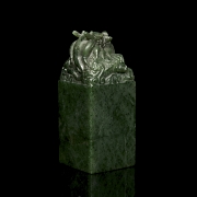 Sello rectangular de jade espinaca