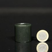 Anillo de arquero de jade verde espinaca, cultura Qijia