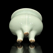 Incensario trípode de cerámica celadon, Longquan, dinastía Ming