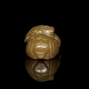 Figura de jade amarillo