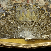 Abanico de nácar on escena palaciega, s.XX