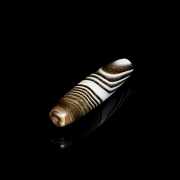 Cuenta de ágata tallada