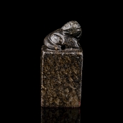 Sello de piedra tallada 