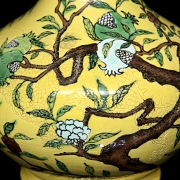 Jarrón de porcelana esmaltada