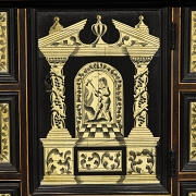 Bargueño de madera de fabricación valenciana, s.XX