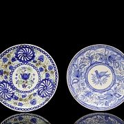 一对瓦伦西亚釉面陶瓷盘，20世纪