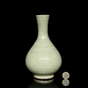 Jarrón de cerámica con esmalte celadón 