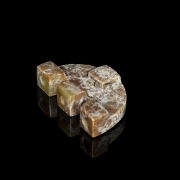 Colgante de jade tallado, cultura Liangzhu