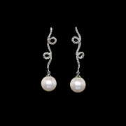 Pendientes en oro blanco 18K con perlas blancas y diamantes