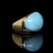 Anillo en oro amarillo de 18k con turquesa
