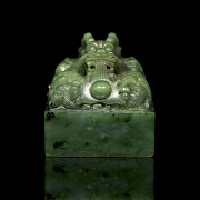 Sello de jade verde espinaca