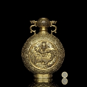 Jarrón de bronce dorado