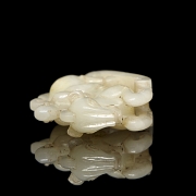 Figura de jade blanco tallado 