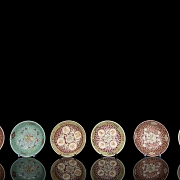 Seis platos de porcelana policromada, s.XX