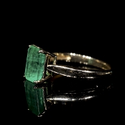 Yellow gold ring with emerald - 1