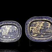 两只蓝色柳树纹样英式托盘，十九世纪