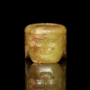 Figura de jade amarillo 