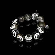 Pulsera de doce Dzi de ágata, dinastía Tang