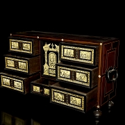 Bargueño de madera de fabricación valenciana, s.XX