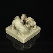 Shoushan celadon seal ‘Three Beasts’, Qing dynasty