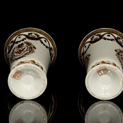 Pareja de jarrones de porcelana 