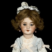 Muñeca de porcelana de gabinete de la SFBJ, Francia, pps. s.XX