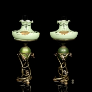 Pareja de quinqués de vidrio y bronce Art Noveau, Europa, c. 1900