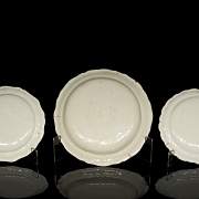 19世纪穆斯捷出土的三只陶瓷盘 - 3